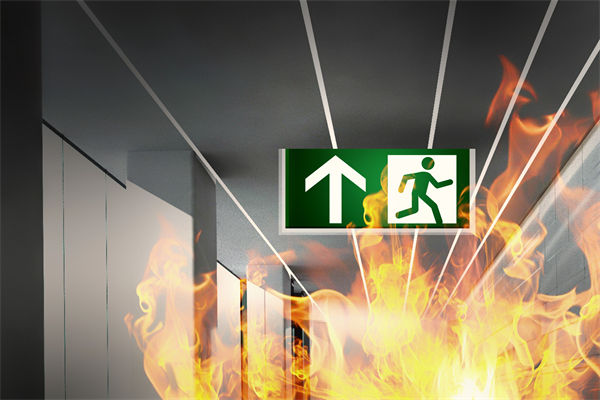 山東化工廠爆炸后樓房?jī)H?？蚣?，對(duì)制造業(yè)有何啟示？