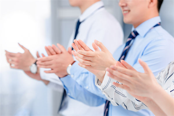 企業(yè)文化分析：男子連續(xù)工作超8小時(shí)休息3分鐘被開(kāi)