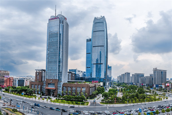 企業(yè)卡在增長瓶頸管理老套，東莞管理咨詢能劈開新路嗎？